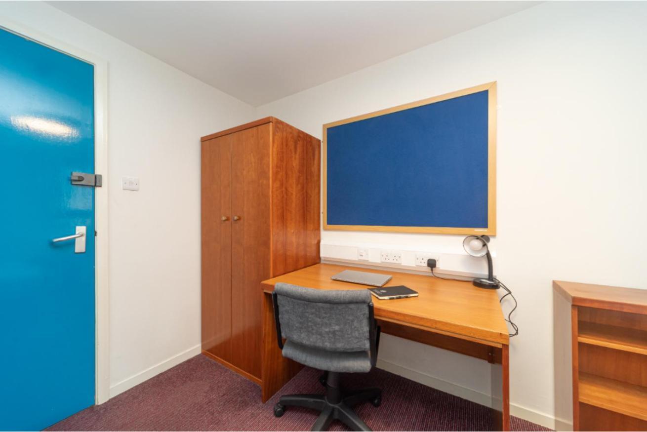 Joivy Affordable 3,4,5 And 12 Bed Private Flats Next To Royal Mile (Adults Only) Apartment Единбург Екстериор снимка