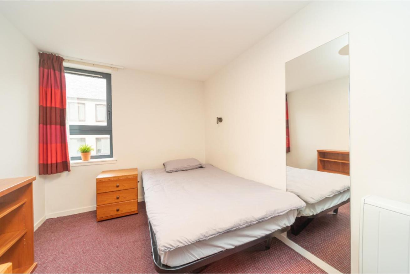 Joivy Affordable 3,4,5 And 12 Bed Private Flats Next To Royal Mile (Adults Only) Apartment Единбург Екстериор снимка